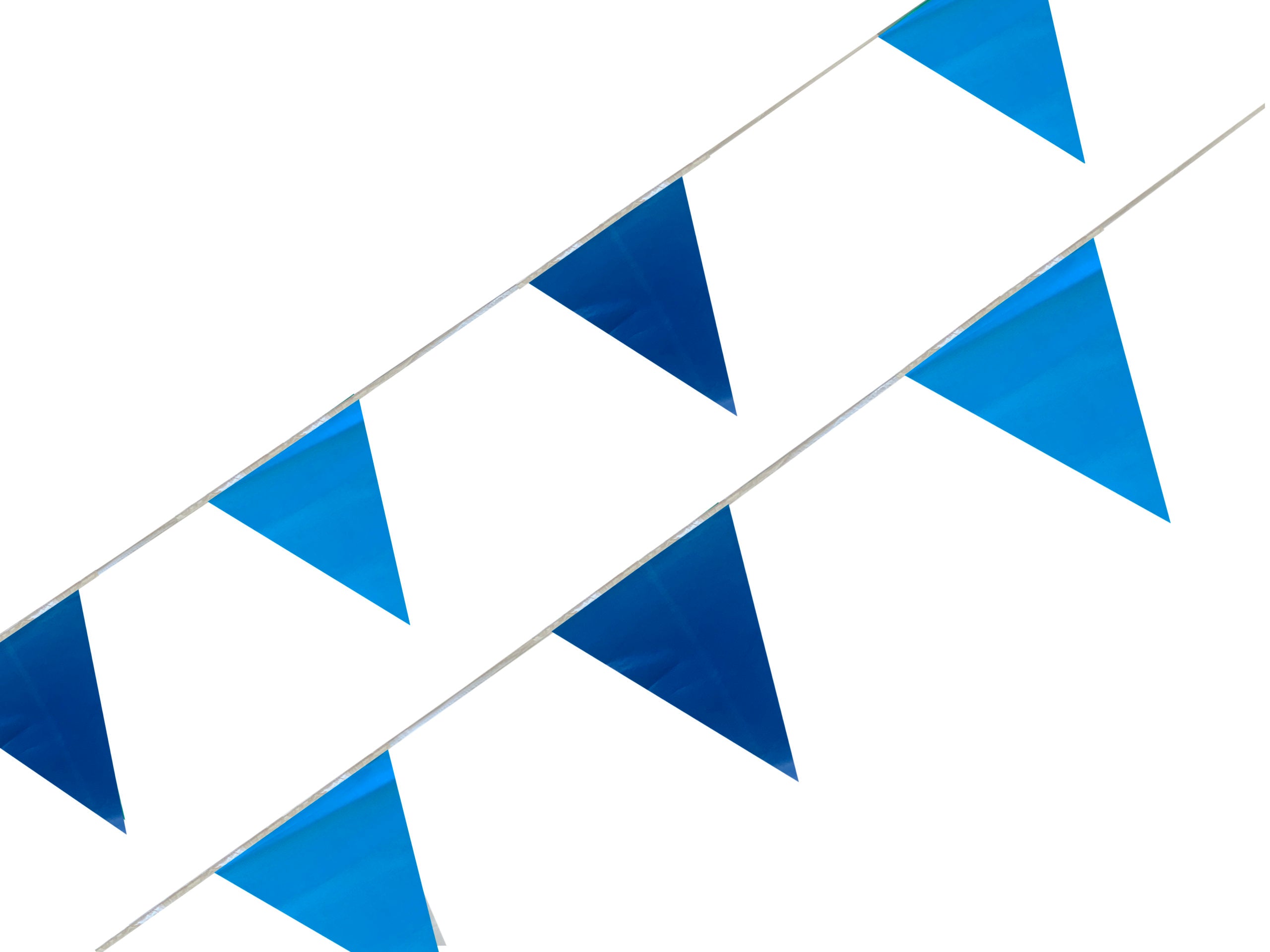 Tira de banderines triangulares intercalados en colores azul rey y azul cielo con guía de rafia blanca, ideal para decoración de eventos, fiestas temáticas, tiendas, exposiciones y exteriores, largo total de 50m con 84 banderines. Tira de banderines triangulares intercalados en colores azul rey y azul cielo con guía de rafia blanca, ideal para decoración de eventos, fiestas temáticas, tiendas, exposiciones y exteriores, largo total de 50m con 84 banderines.